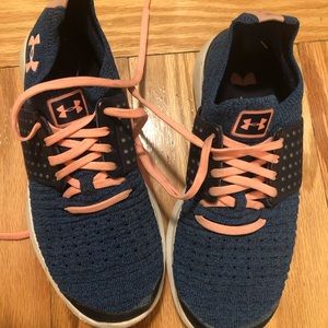 Girl’s Under Armor Tennis Shoes